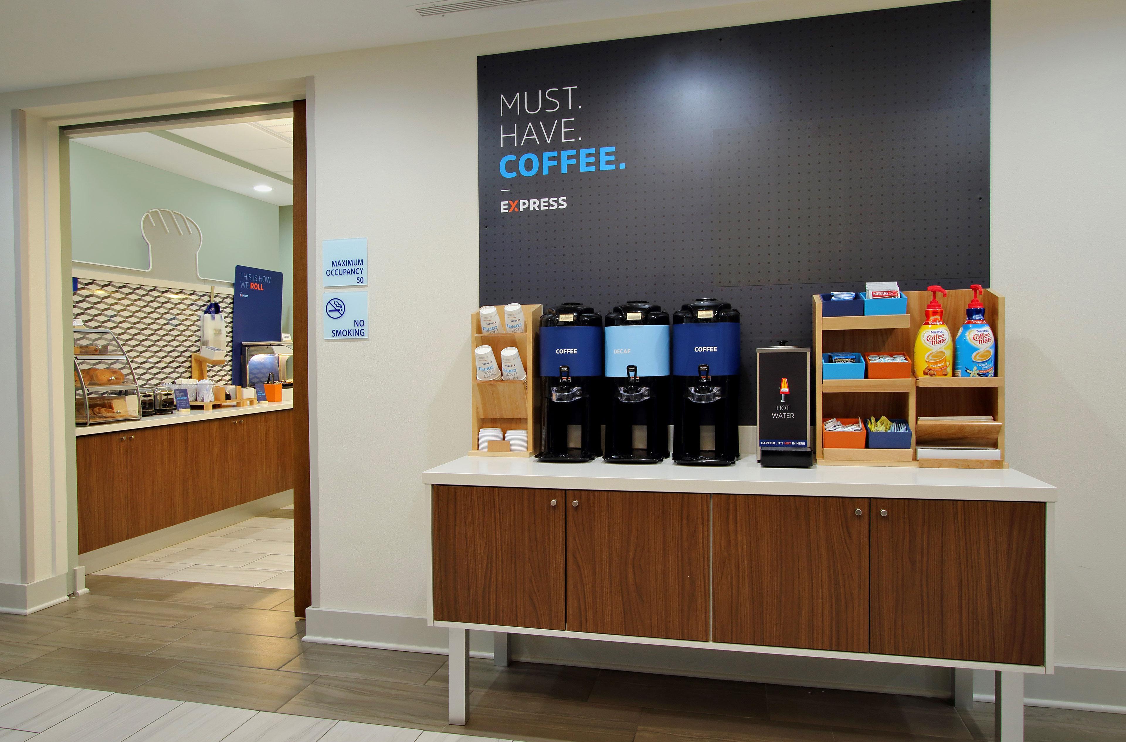 Holiday Inn Express & Suites Brady By Ihg Exterior foto