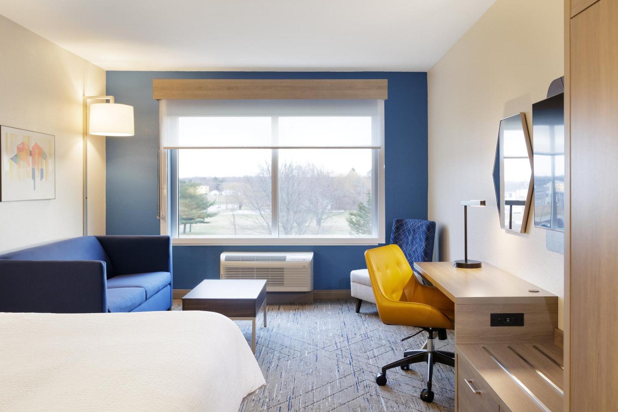 Holiday Inn Express & Suites Brady By Ihg Exterior foto