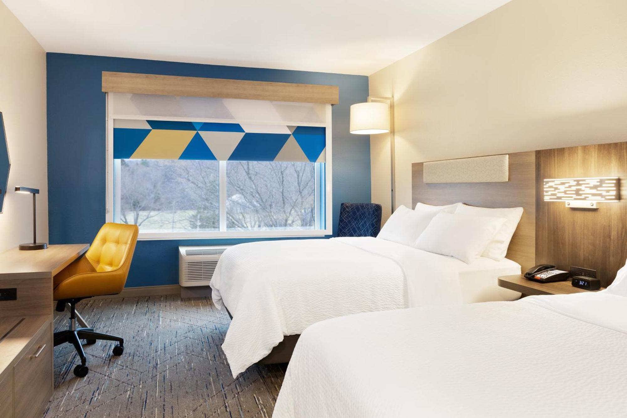 Holiday Inn Express & Suites Brady By Ihg Exterior foto