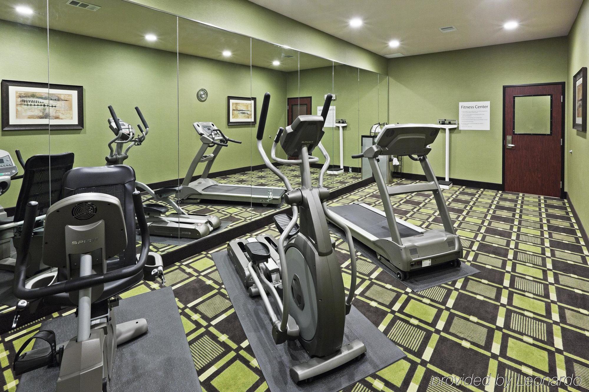 Holiday Inn Express & Suites Brady By Ihg Facilidades foto